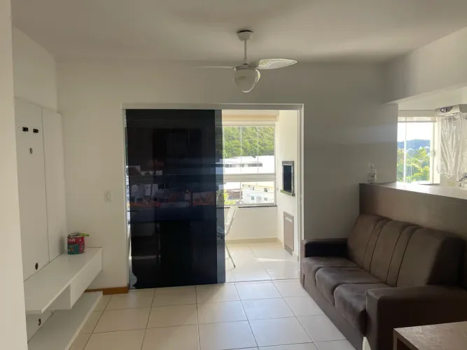 Alugo apartamento totalmente mobiliado, em ótima localização