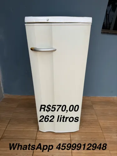 Geladeira pequena e econômica 