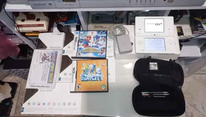 Nintendo DSi Branco Completo na Caixa + 3 Jogos Originais sendo dois CIB