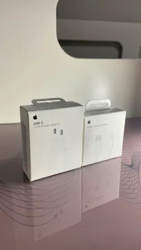 Carregador Apple 20W + Cabo Lightning Original (Lacrado)