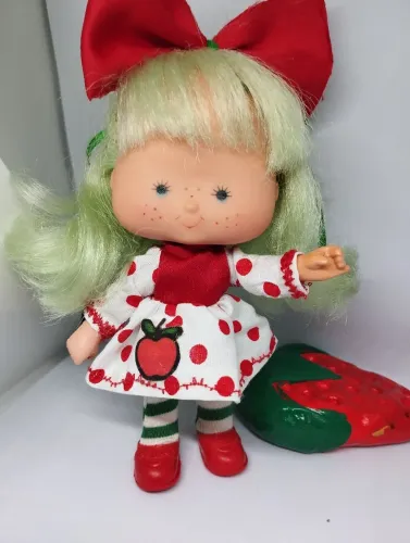Boneca Moranguinho Maçãzinha