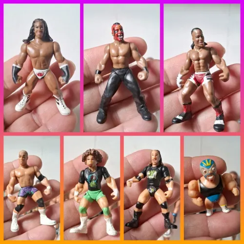 Lote 7 Mini Bonecos WWE - 6 Micro Aggression (Articulados) + 1 Rumbler (Rígido) 
