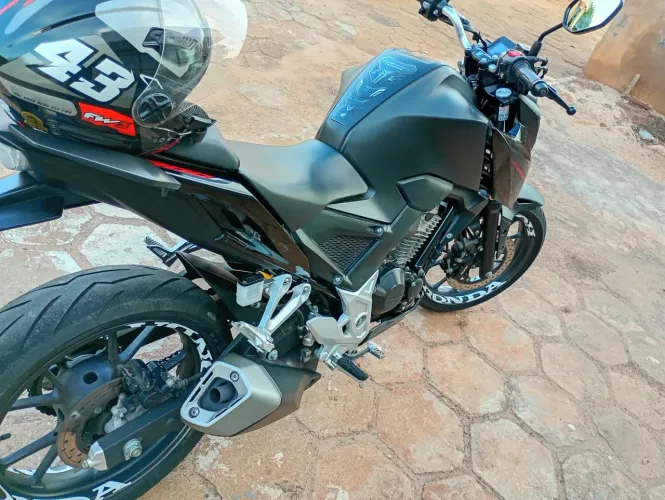 Moto cb 300