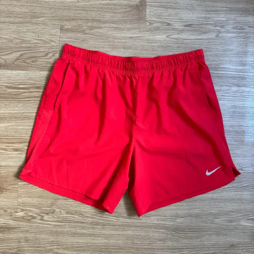 Shorts Nike Challenger Dri-FIT Masculino - Vermelho