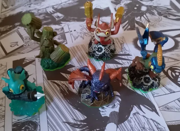 5 Personagens Originais Skylanders (Faço olx pay)