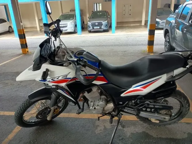 vendo  xr 300 Rally  moto original  bx km  revisada , doctos em dia 