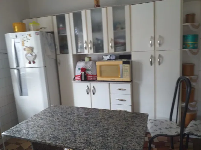 Jogo de armário de cozinha + mesa sem cadeiras usado, retirar no local R$300,00