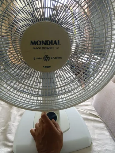 VENDO ventilador mundial 40cm, 110w, branco em perfeito estado e funcionamento