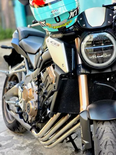 ? CB 650R 2022 | 22 MIL KM