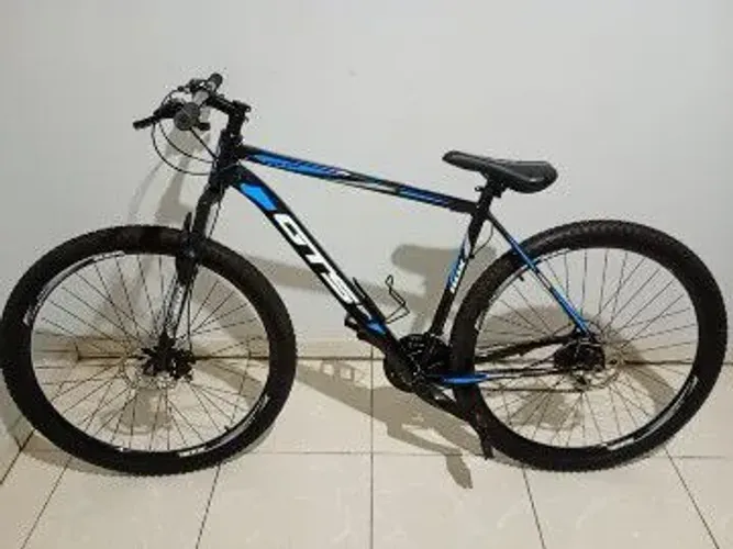Bicicleta Aro 29 Gts Alumínio Rdx 24v Freio A Disco Cor Preto/azul,semi nova.