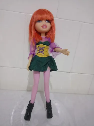 Boneca Bratz Masquerade Finora MGA