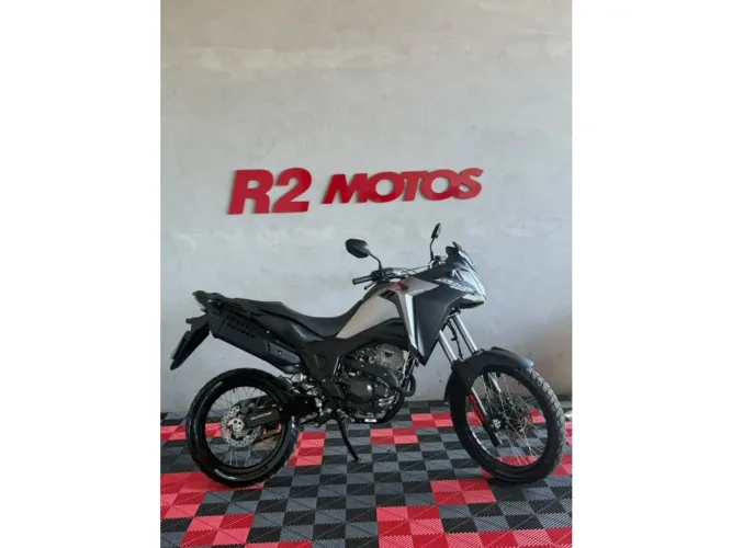 Honda Xre 300 sahara 2025