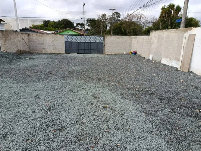 Terreno de Esquina para Locação no Boqueirão / Vila Hauer - 165 m²