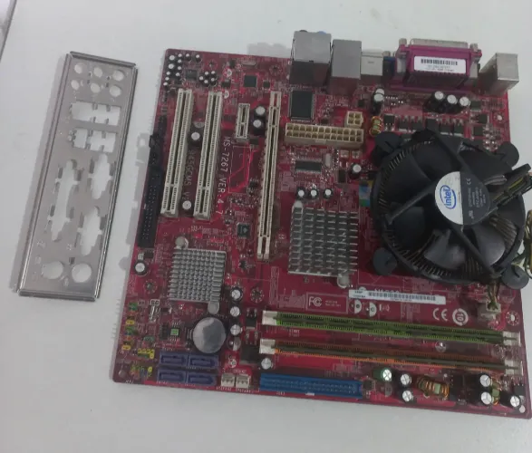 Kit Placa 775 MSI / Processador Dual Core E5700 / 4 GB Memória / Cooler