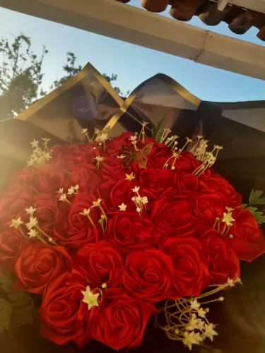 Buquê de rosas de cetim