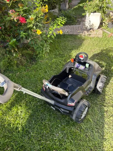 Carrinho de Passeio e Pedal Infantil SuperJipe