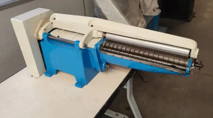 Maquina de passar cola