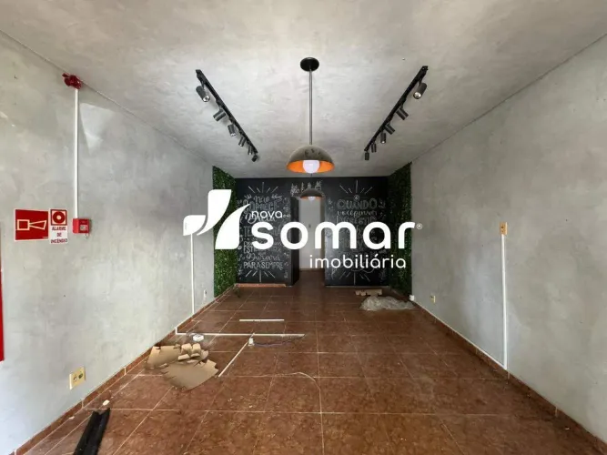 Loja Comercial na Frente  32m², 1 Banheiro (Bom Pastor)