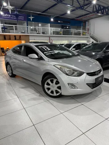 Hyundai Elantra GLS 1.8 16V Aut. 2013