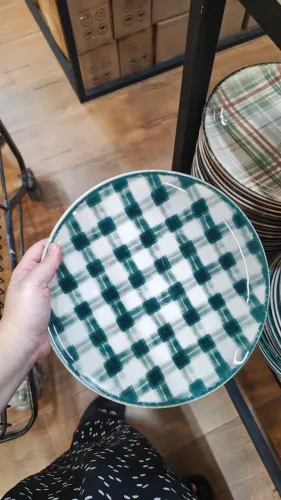 Prato raso em porcelana