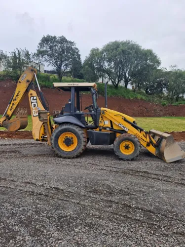 Retro Escavadeira JCB 3c ano 2012 tração 4x2