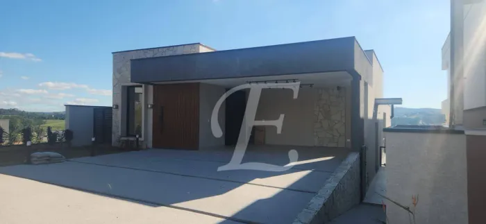 Casa com 3 quartos à venda, 220 m² por R$ 2.000.000 - Granja Viana - Parque Dom Henrique -