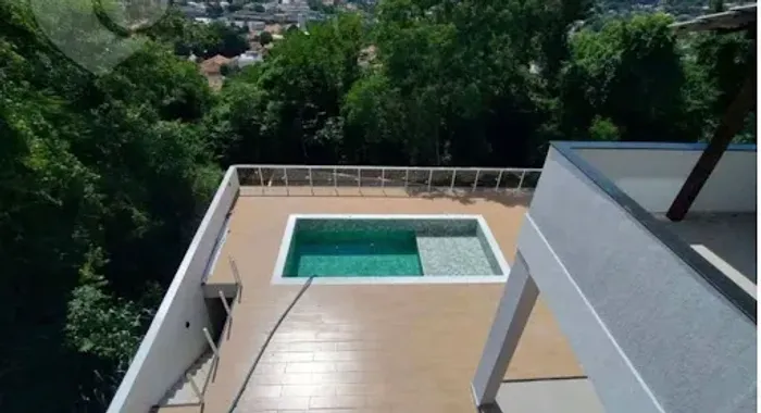 Casa em Condomínios com 04 Suítes à Venda em Itaipu