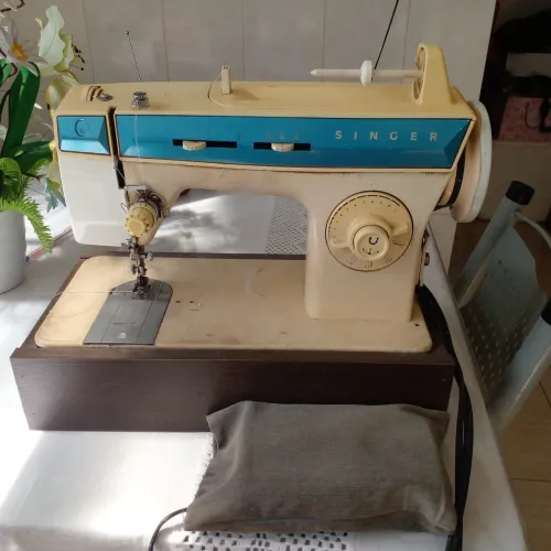 Máquina De Costura Singer Facilita 288, 127v (Usada)