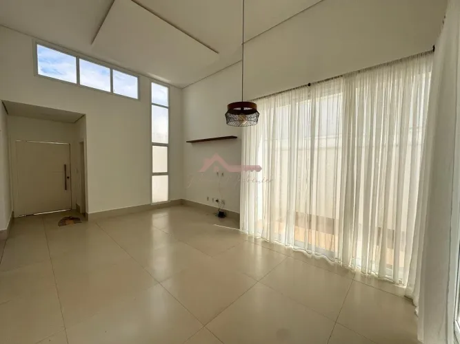 Venda e Locação - Casa térrea moderna com 3 suítes, planejados e área gourmet no Condomíni