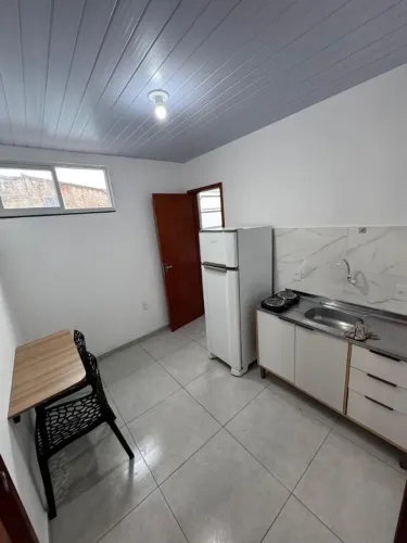 Kitnet Floripa mobiliada com luz, água e internet incluso (LER ANÚNCIO)