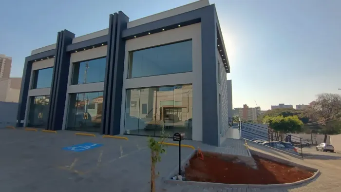 Salão Comercial para Locação em Americana-SP, Jardim São Paulo: 2 Banheiros, 3 Vagas de Ga