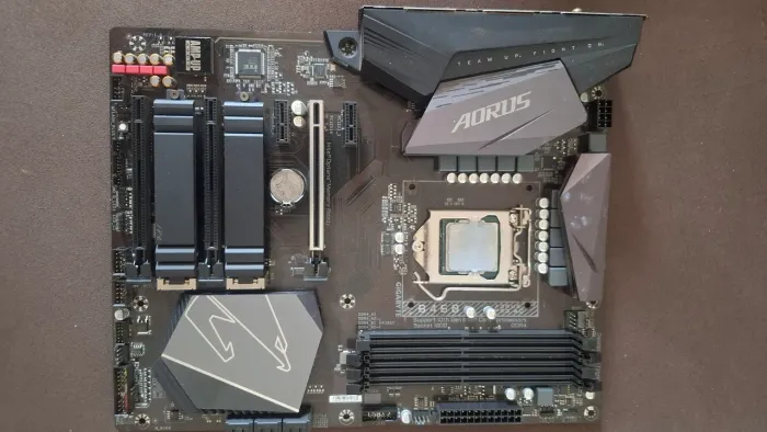 Placa Mãe B460 Aorus PRO AC + I7 7700K