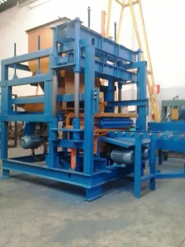 Maquina hidráulica para blocos, meio fio e paver. Nova. Ultima unidade disponível.