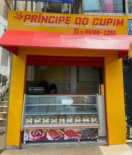 Fachada de lojas e toldos