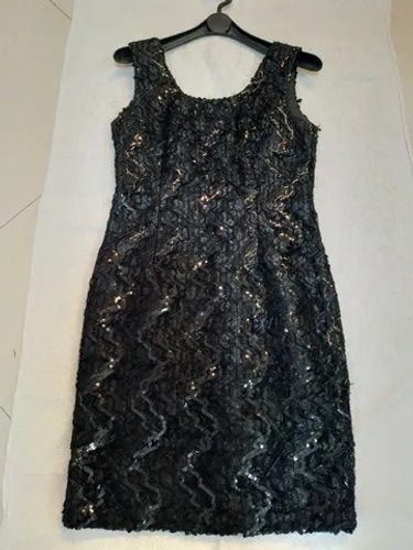 Vestido de festa bordado com paetês comprado na Inglaterra