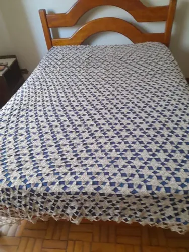 colcha de casal crochê feito mão antiga.