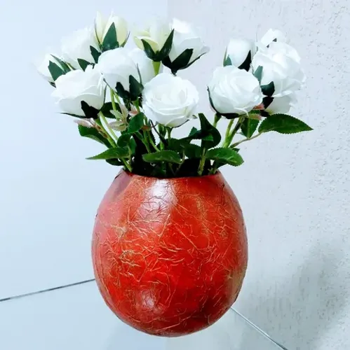 Vaso cachepot decorativo com detalhes dourado e envelhecido 