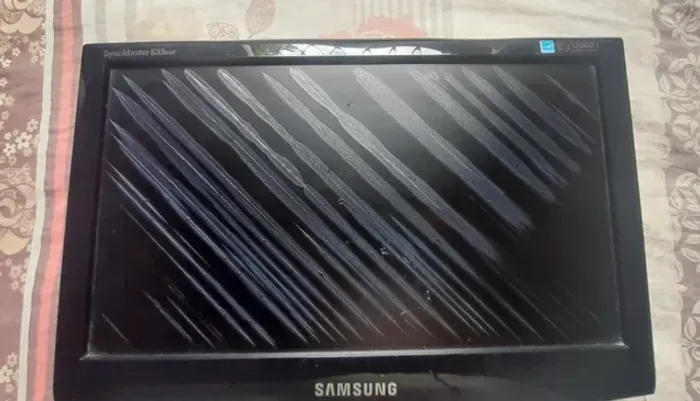 com a base! Monitor Lcd 15.6 Samsung 633nw - Widescreen com defeito tela.