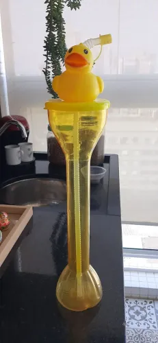 Copo Pato com canudo