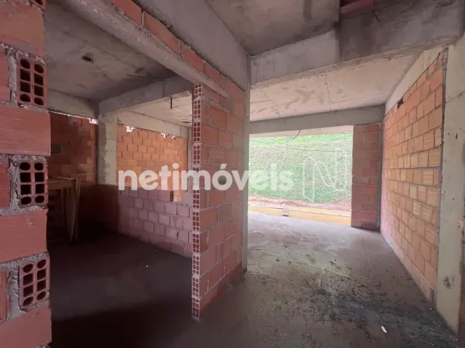 Casa à Venda em Condomínio Fechado no Buritis  3 Quartos, 205m²; de Área Privativa