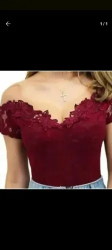 Body renda manga curta preto, branco e bordo . M.