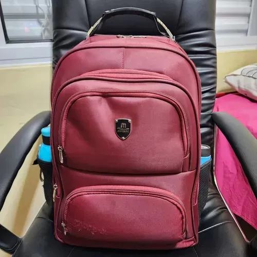 Mochila P Notebook Até 17.3 Maideng Cor Vinho com Cadeado e Capa P Chuva