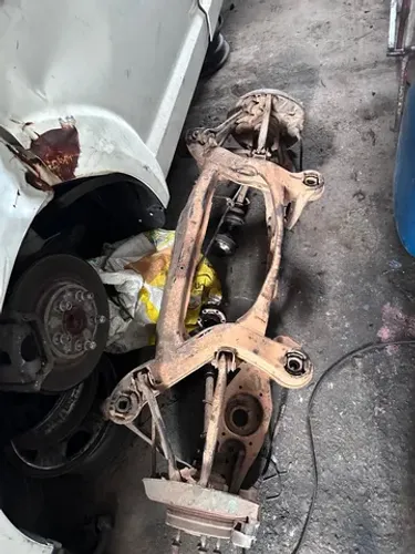 Suspensão trazeira mercedes c 180 1994 usada