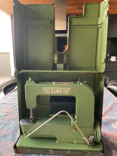 Máquina de costura Elna 1940