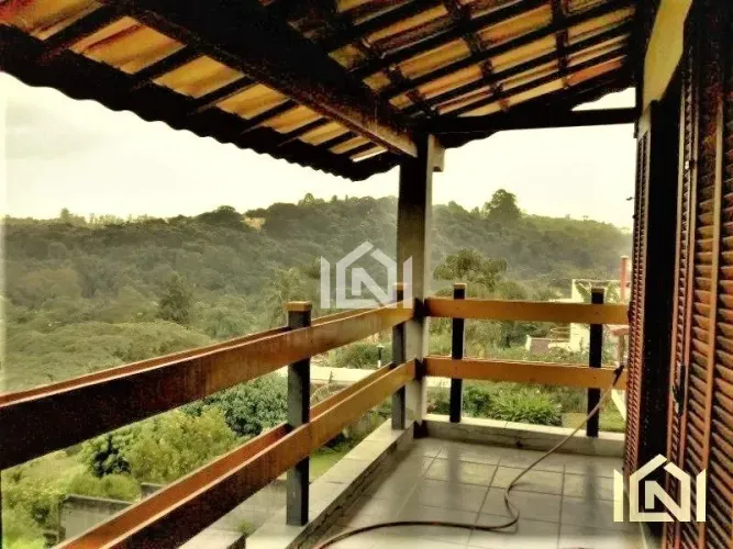 Casa à venda no condomínio Granja Vianna II