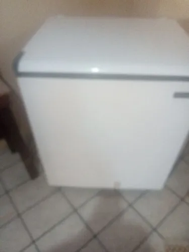 VENDE-SE UM FRIZE  COM UMA TANPA ESMALTEC   um ano de uso 