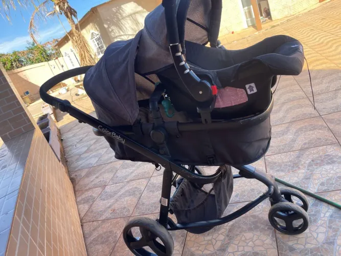 Carrinho de bebê e bebê conforto - Color baby 