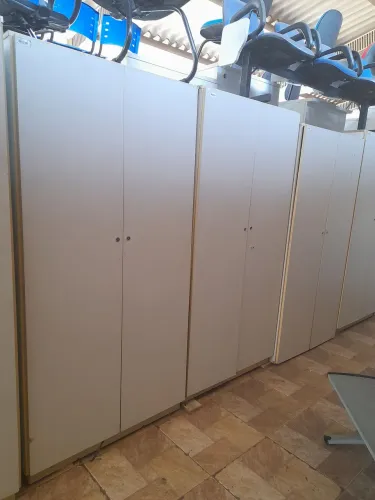 Armários alto 2 portas - usado