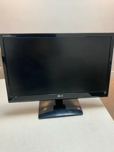 Monitor LG 22 polegadas funcionando perfeitamente 