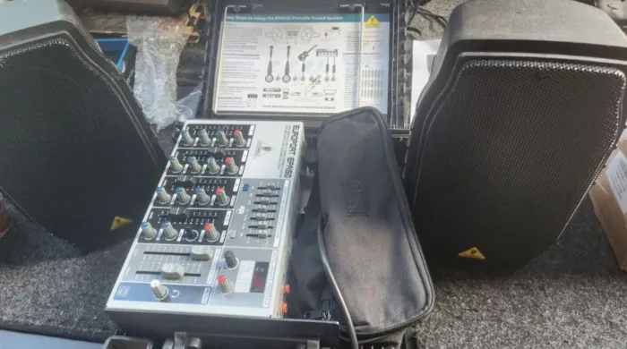 kit Amplificador PA Portátil Europort Behringer PA150W